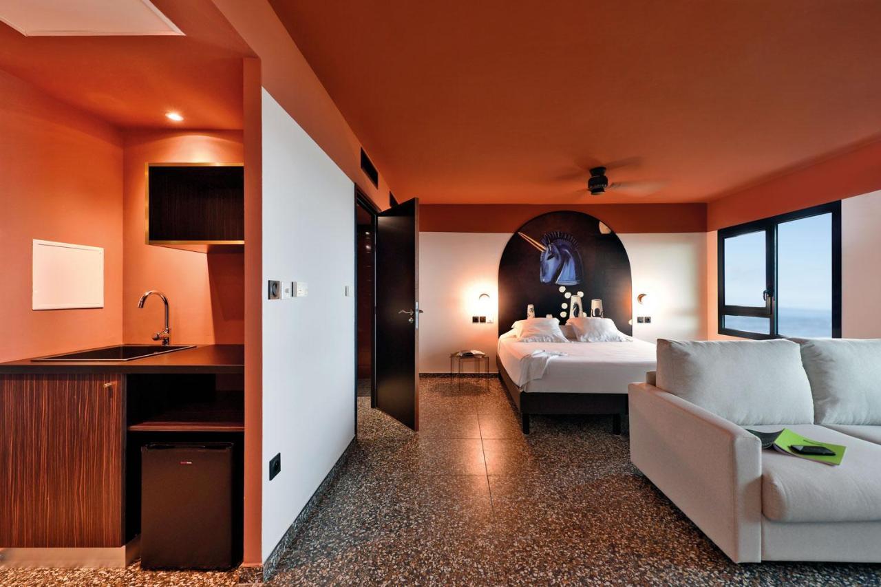 Dina Morgabine Saint Denis Hotel Buitenkant foto