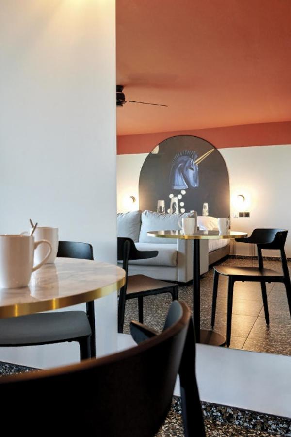 Dina Morgabine Saint Denis Hotel Buitenkant foto